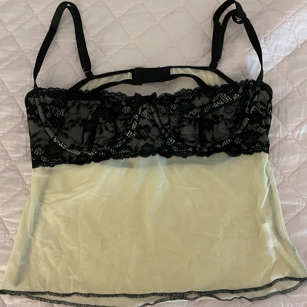 SHEIN Black Lace Trim Cream Mesh Bralette